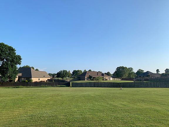 2nd image of 18 Stonewall Trce
