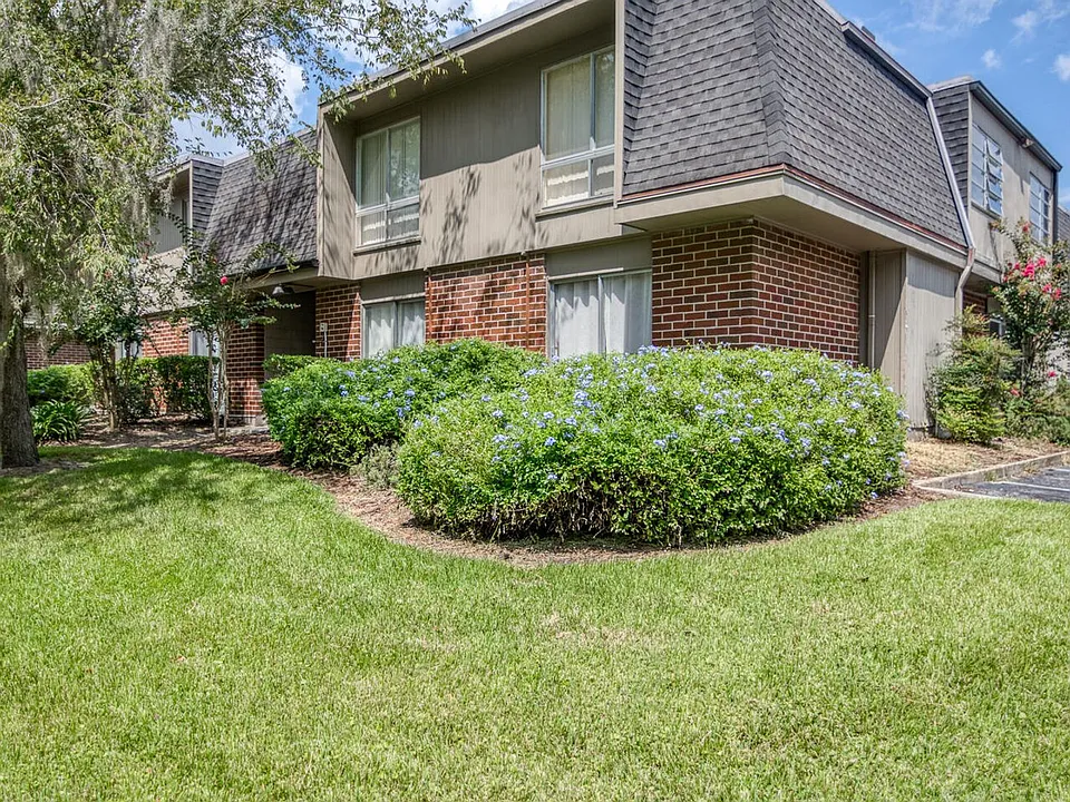 1700 SW 16th Ct