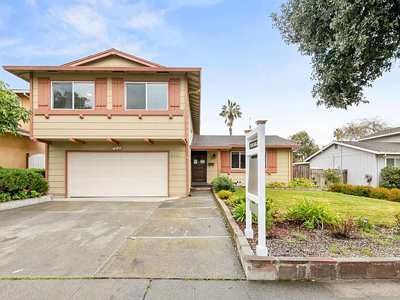 3rd image of 3310 Desertwood Ln