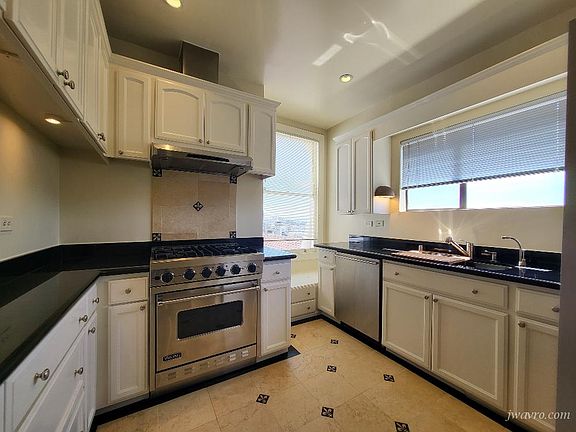 4th image of 3101 Clay St APT 6