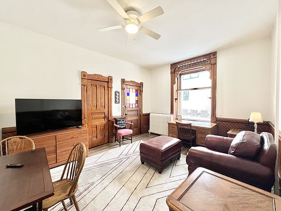 4th image of 420 N Jackson St #11326212