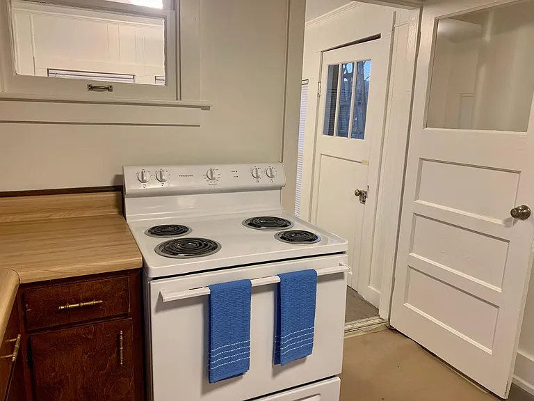 922 Mountain View Cir — Photo 8