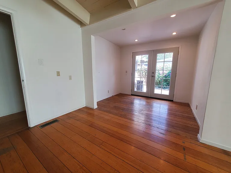 6 Stadium Way — Photo 7