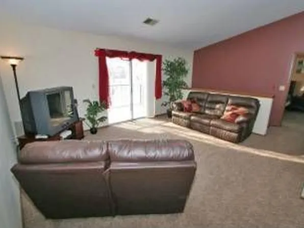 N110W16973 Ashbury Cir, Germantown, WI 53022