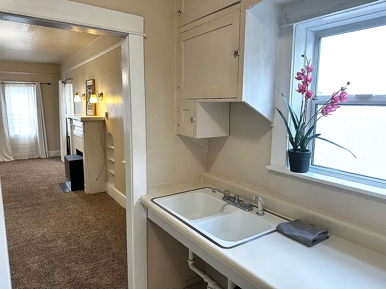 869 B St #4 — Photo 6