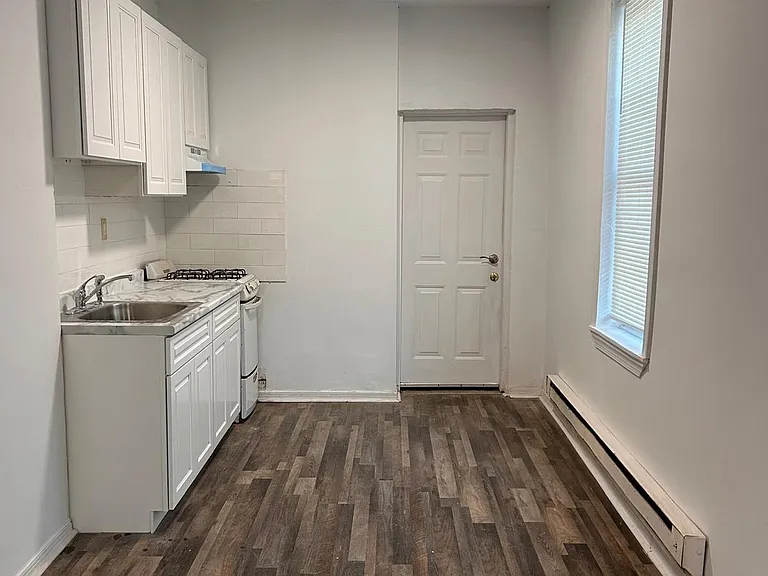 540 N 52nd St #2 — Photo 15
