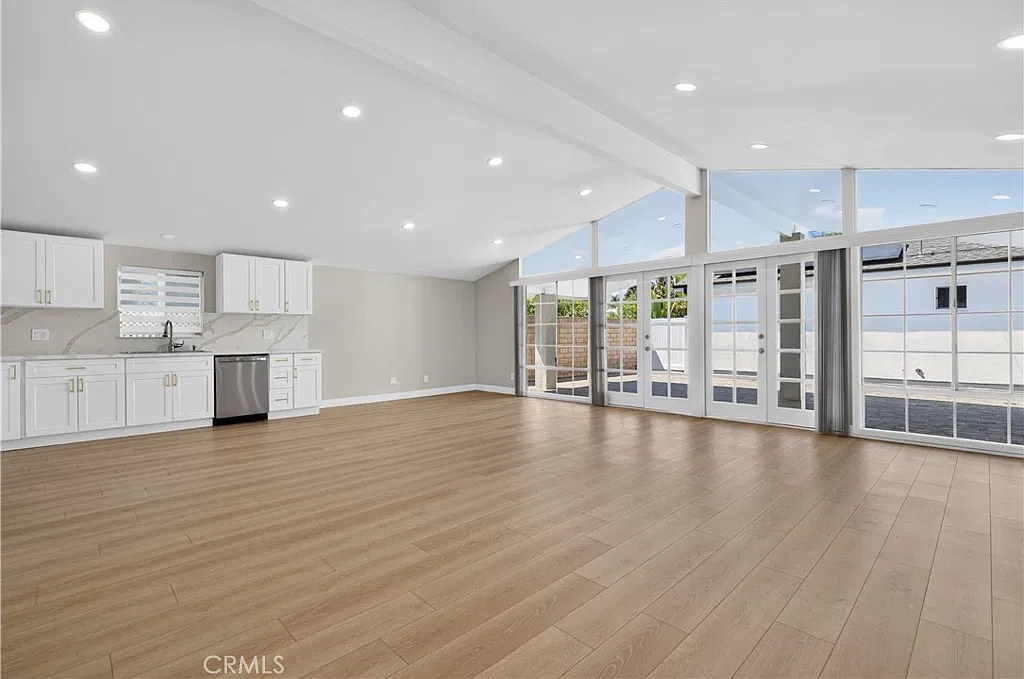 3 bed, 1572 sqft, $4,999 — Photo 1