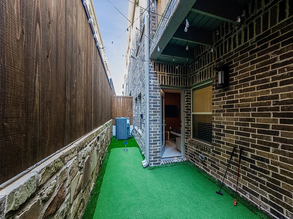 115 Kensington Dr — Photo 4
