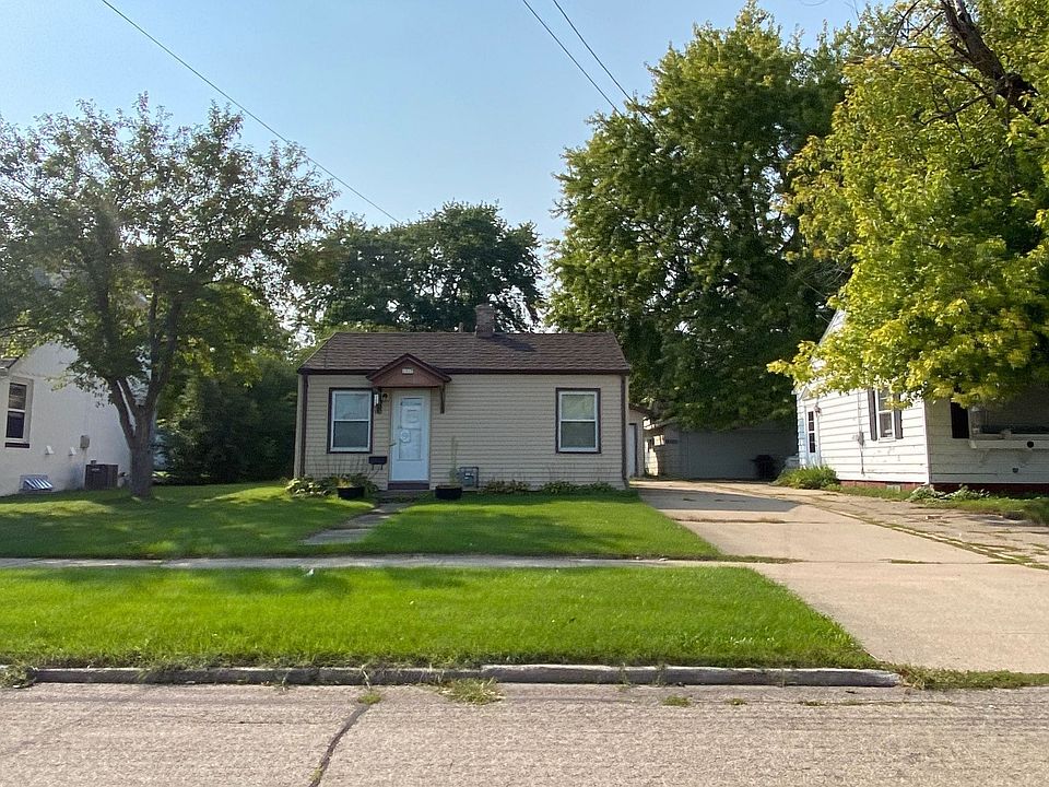 1517 Mount Vernon St, Oshkosh, WI 54901 | Zillow