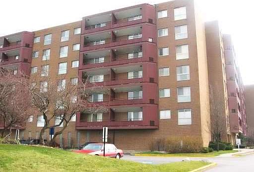 1st image of 100 Park Ave APT 702