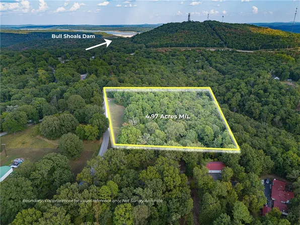McDonald Meadows Pkwy, Bull Shoals, AR 72619