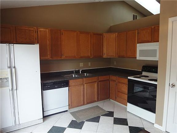 2nd image of 850 N Westridge Dr