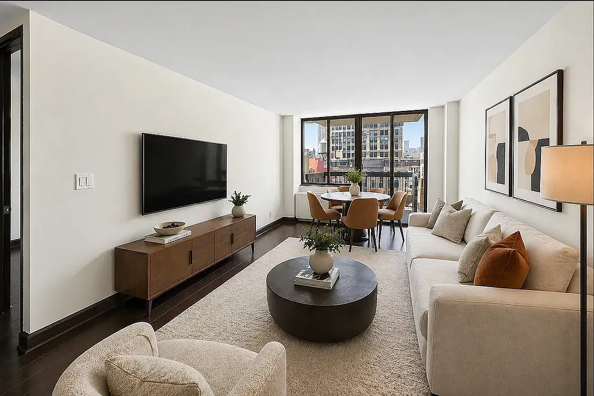 5 East 22nd Street — Photo 2