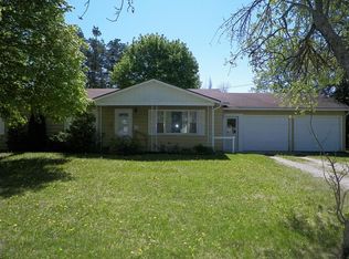 323 S C St, Cheboygan, MI 49721