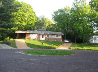 10 Lauder Ct, Saint Louis, MO 63146