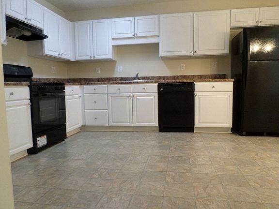 4th image of 3019 Regal Park Ct