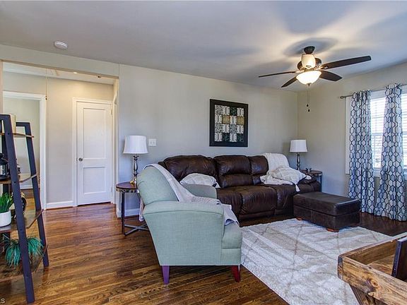4th image of 2713 Stratford Dr