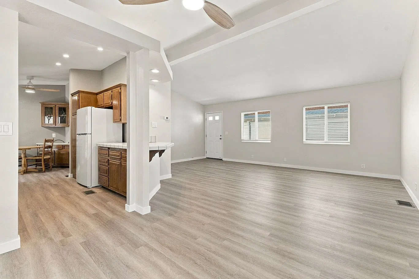 2 bed, 1200 sqft, $3,300 — Photo 4