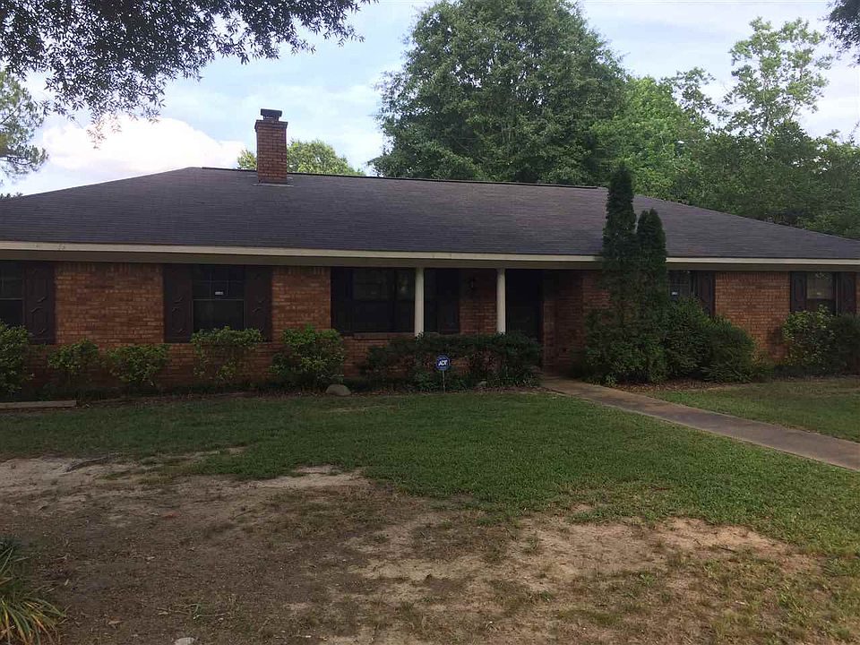 1st image of 106 Twin Oaks Dr