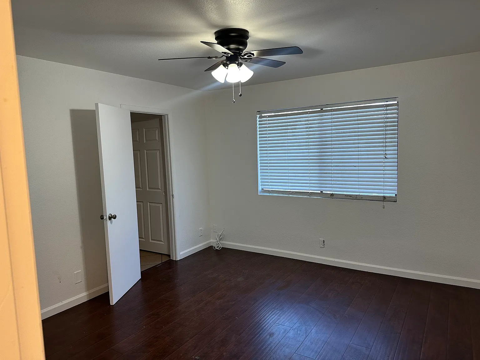 3 bed, 1250 sqft, $2,100 — Photo 2