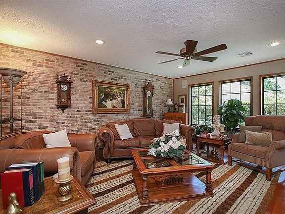 4th image of 1907 Corral Dr