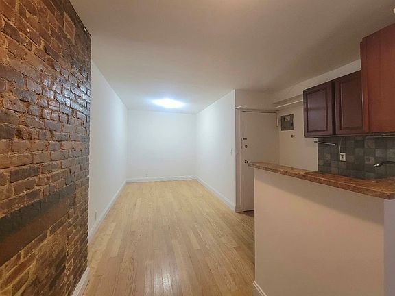 4th image of 225 E 5th St APT 3B
