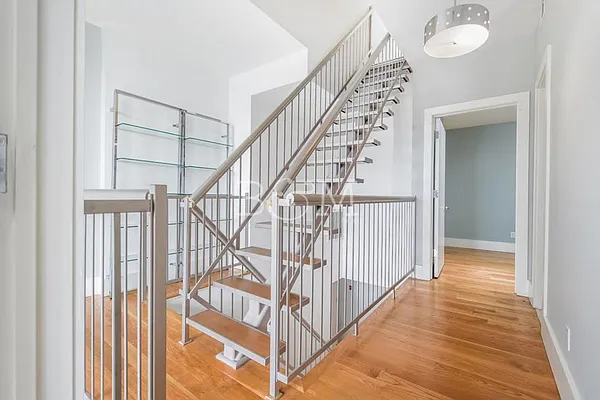 Sold by Brick&Mortar | media 12