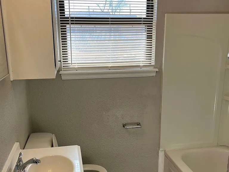 955 SW 4th Pl — Photo 30