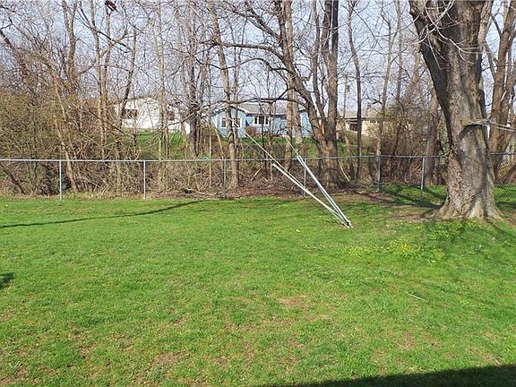 2nd image of 390 S Creek Dr