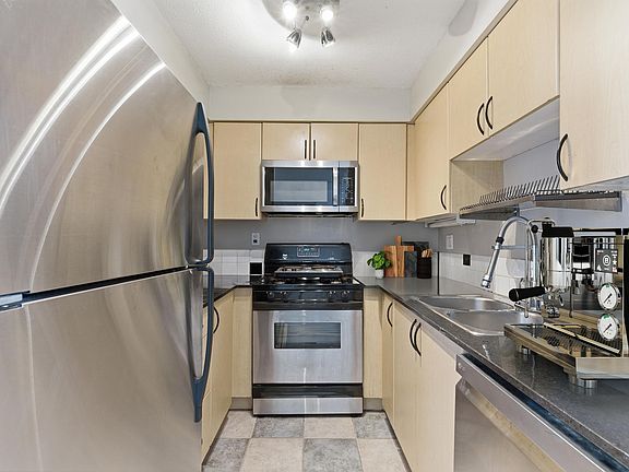 2nd image of 63 Keefer Pl #2705
