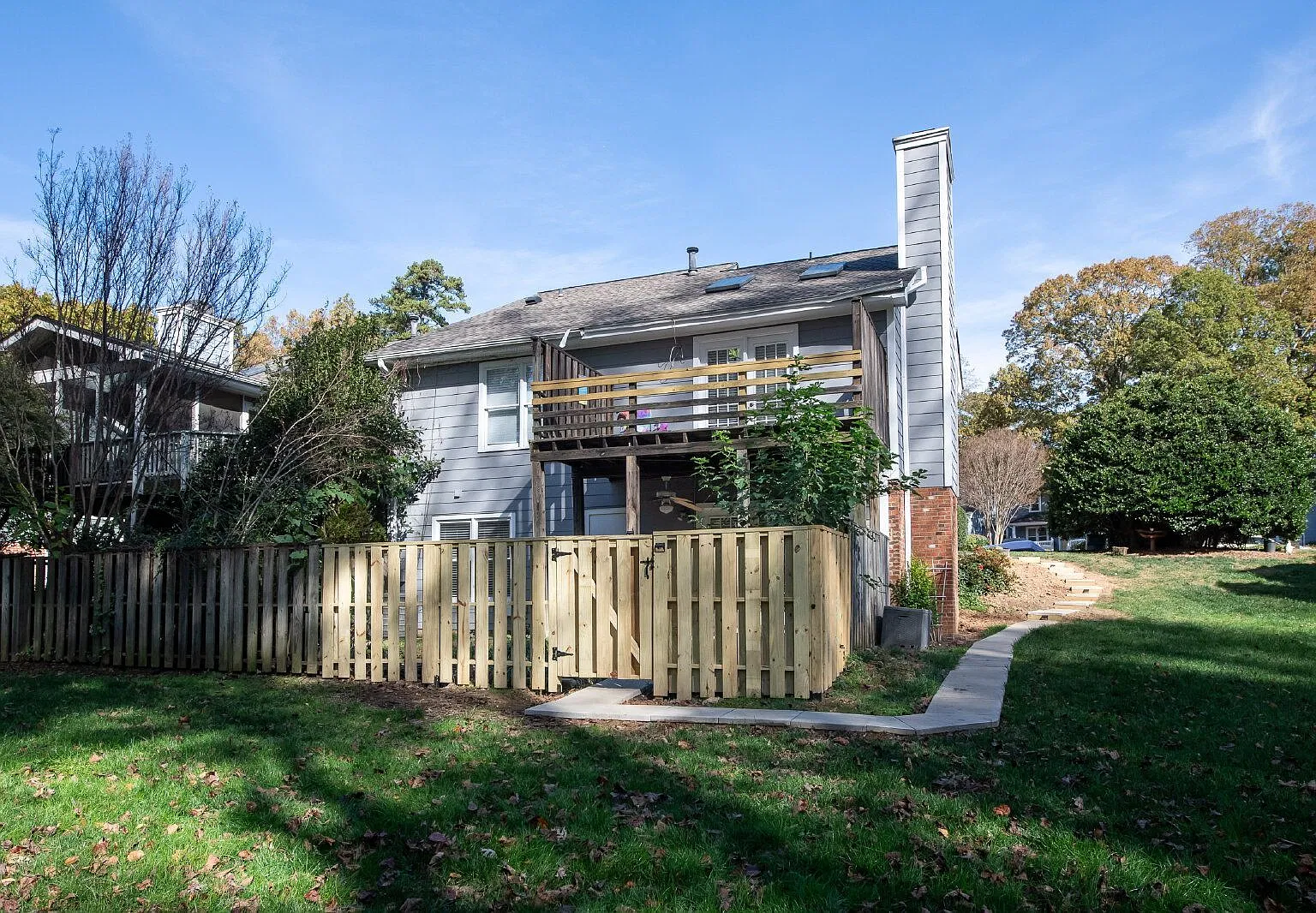 1 bed, 1.0 bath, 1245 sqft, $1,495 — Photo 2