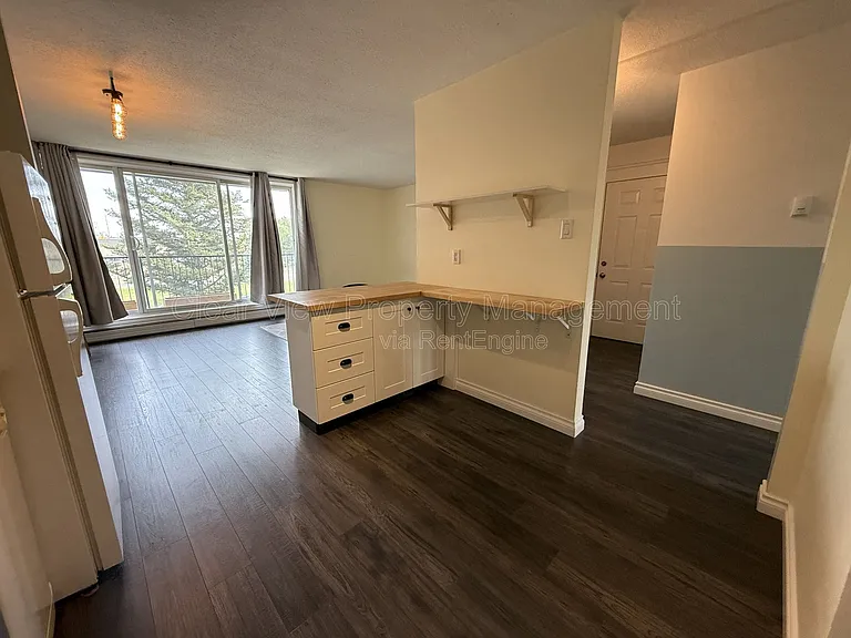 220 Mayor Magrath Dr N #5 — Photo 7