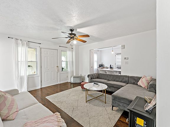 5th image of 3563 Churchview Ave