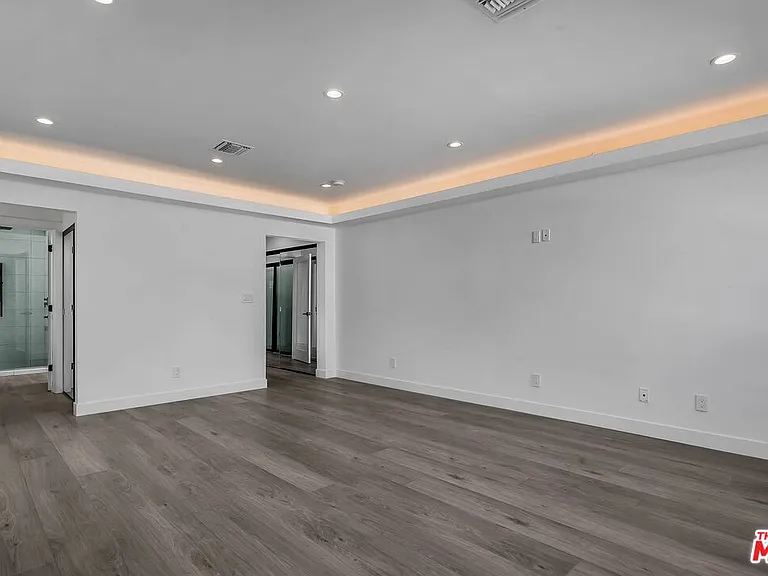 9345 W Olympic Blvd — Photo 9