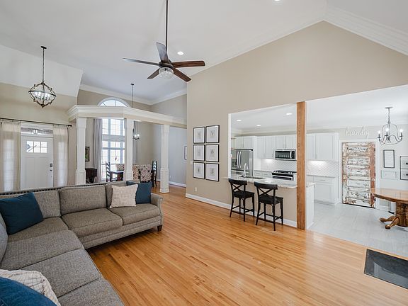 5th image of 501 Fern Creek Dr