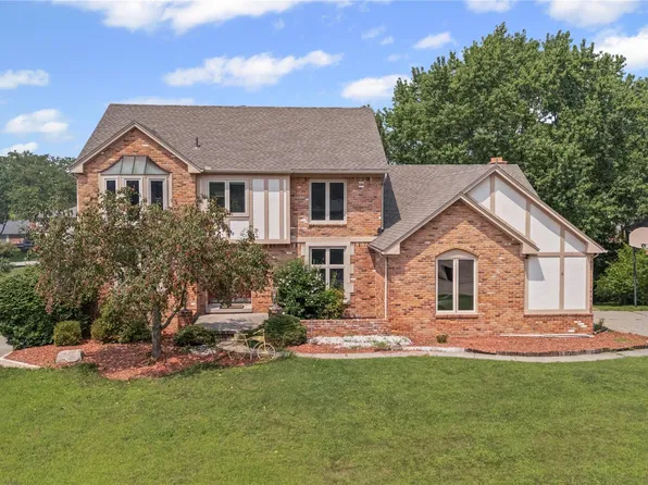 34970 Old Homestead Dr, Farmington Hills, MI 48335