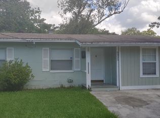5325 Woodcrest Rd, Jacksonville, FL 32205