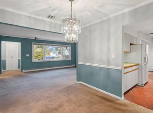 8 Farmedge Rd, Bethpage, NY 11714