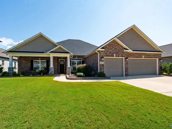 207 Somerdale Ln, Huntsville, AL 35811