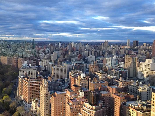 Rented by Sotheby's International Realty | media 10
