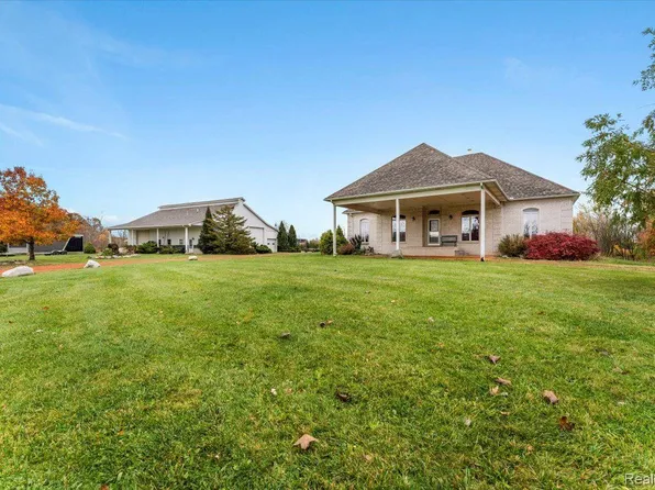 14532 Grafton Rd, Carleton, MI 48117