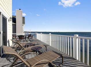 480 Rabbit Ln, East Marion, NY 11939