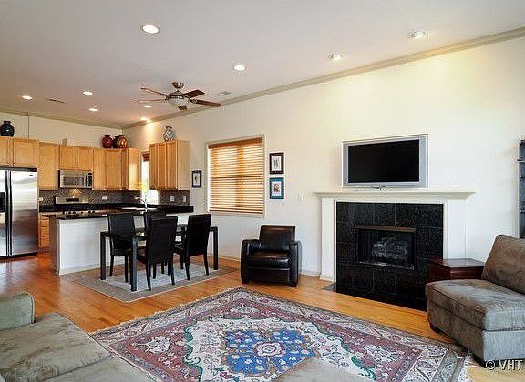 2nd image of 5306 N Winthrop Ave APT 4N