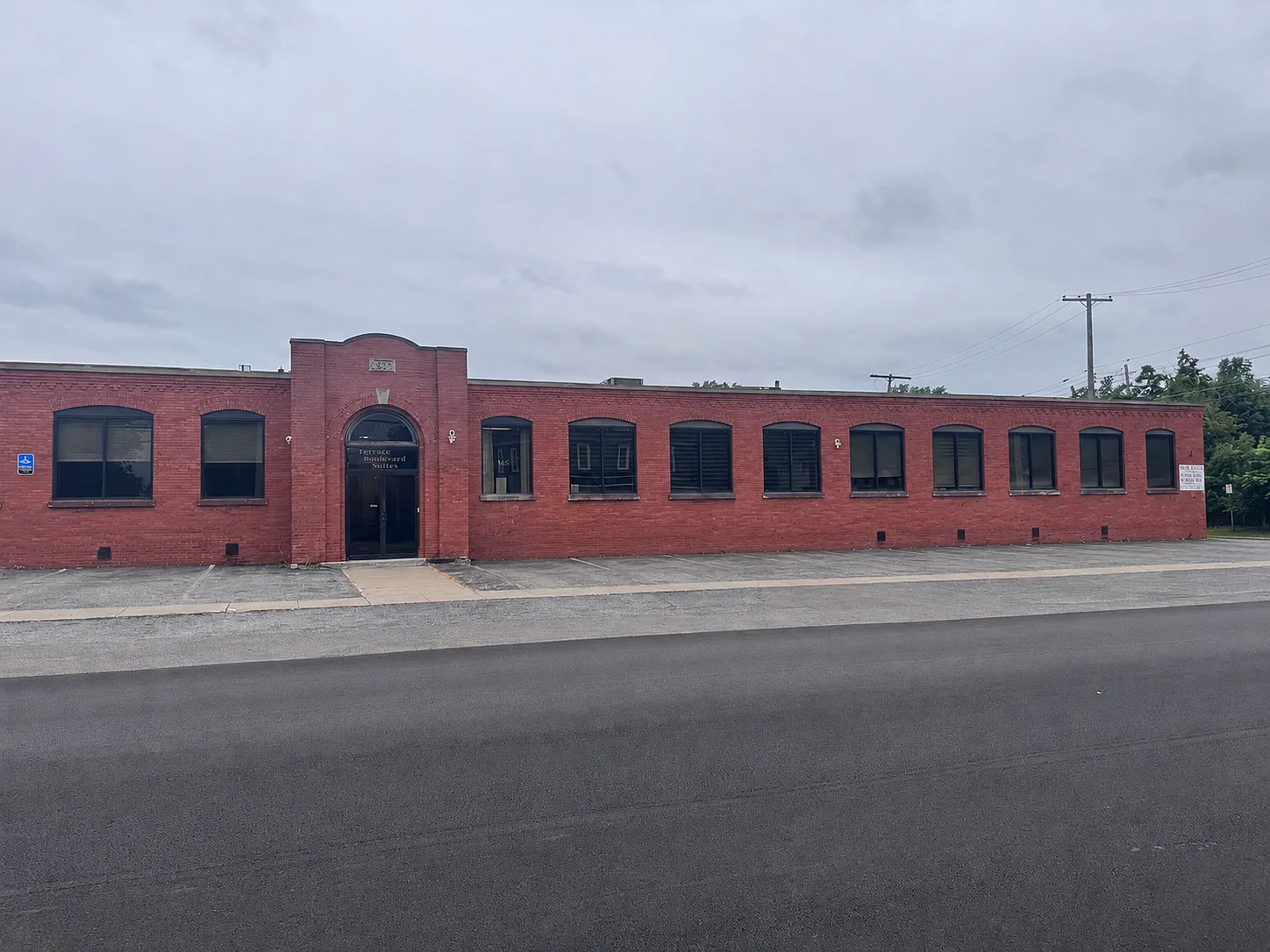Studio, 1600 sqft, $1,950 — Photo 1