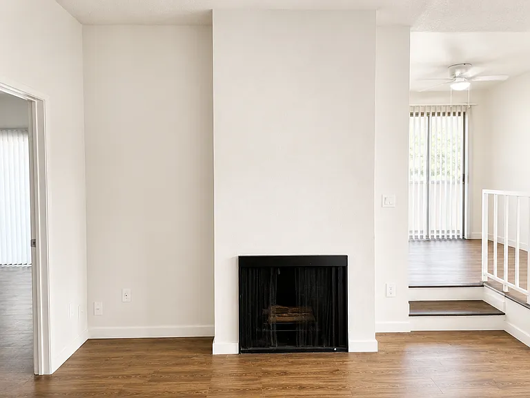 14805 Magnolia Blvd — Photo 22