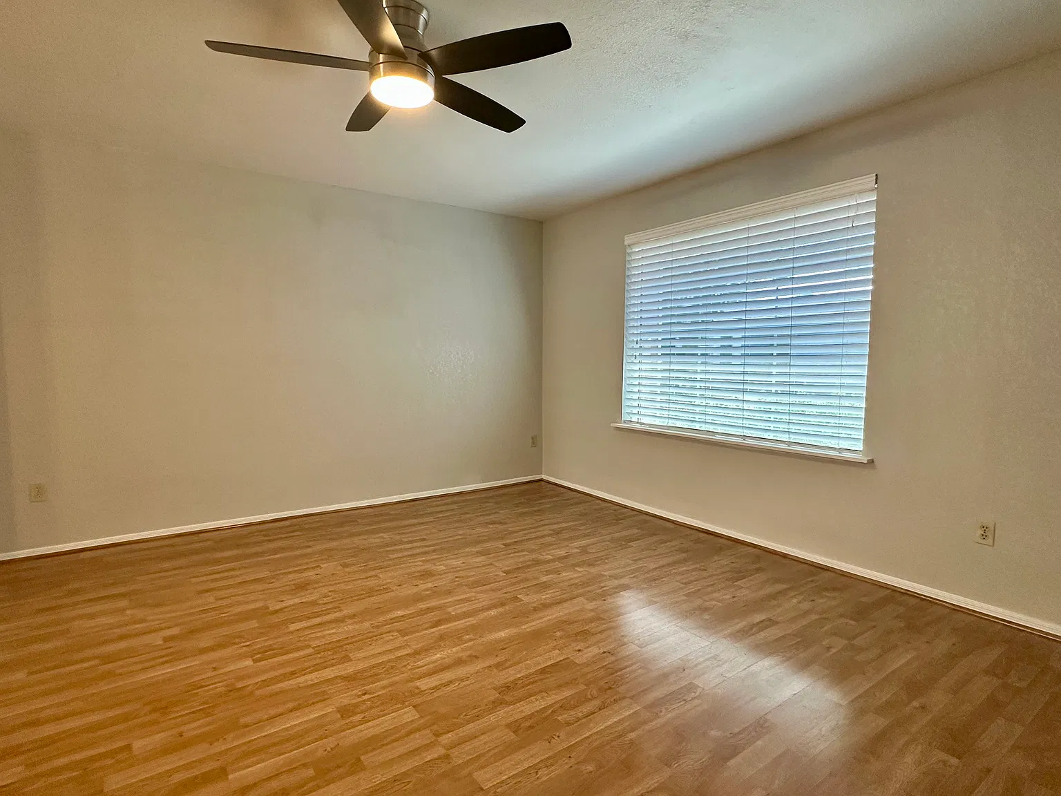 2 bed, 1260 sqft, $1,970 — Photo 2