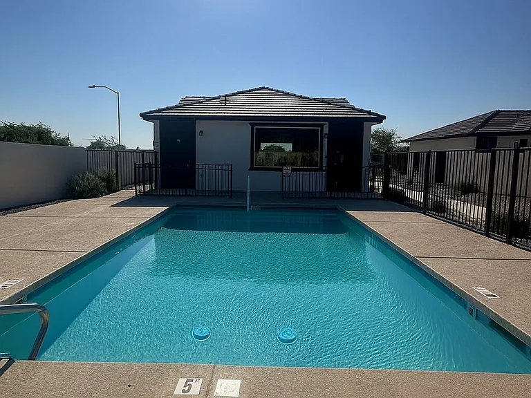 6612 W Paradise Ln #ID1240442P — Photo 5