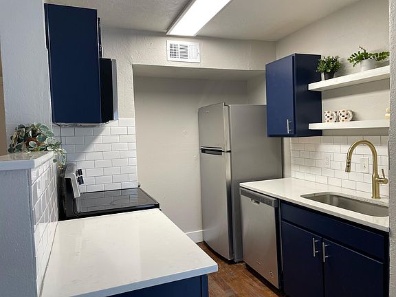 2nd image of 2211 S Vernon Ave #220