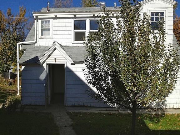 4th image of 912 6th St W