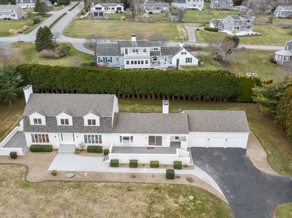 95 Holman St, Portsmouth, RI 02871